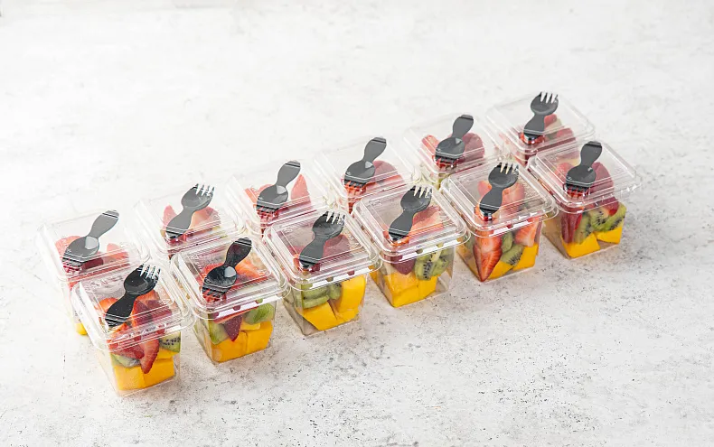 Наборы фруктов в стаканчиках