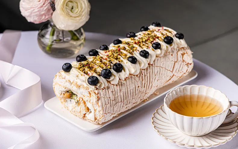 Меренговый рулет «Праздничный»