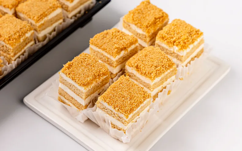 Пирожное «Медовик» мини, 20 шт