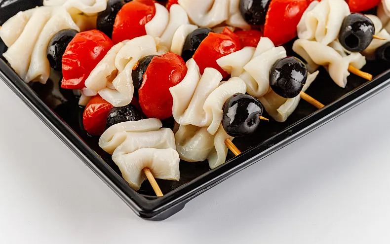 Шашлычки запечённые с филе кальмара с томатами черри, 12 шт