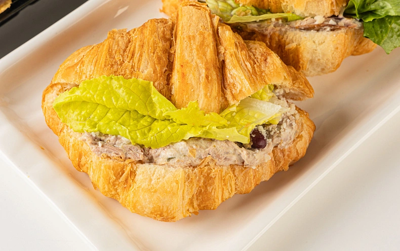 Круассан с тунцом, 6 шт