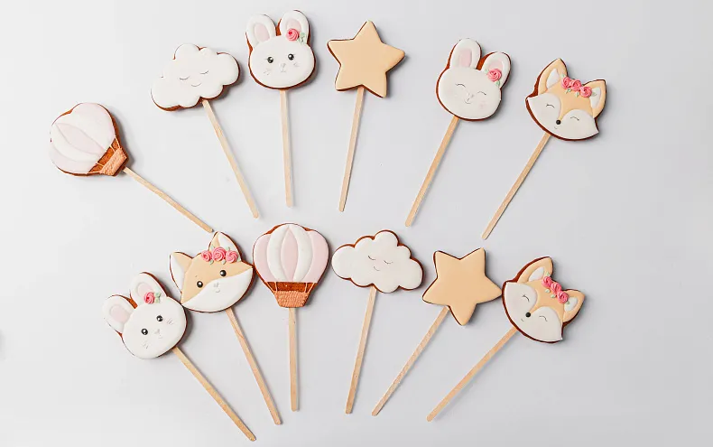 Пряники имбирные с индивидуальным дизайном «Зверята в облаках», 12 шт