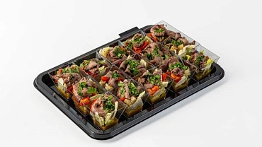 Салат с ростбифом и печеными овощами в имбирном соусе, 15 шт.