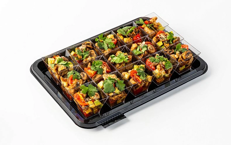 Салат «Азиатский» с индейкой и печеными овощами, 15 шт.