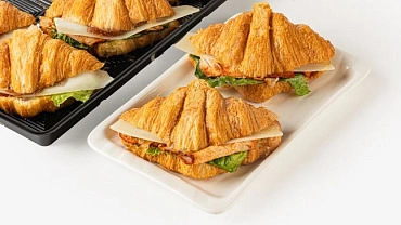 Круассан с индейкой и луковым конфи, 6 шт