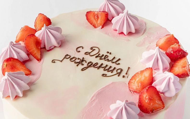 Торт «Воздушные барашки» в розовом