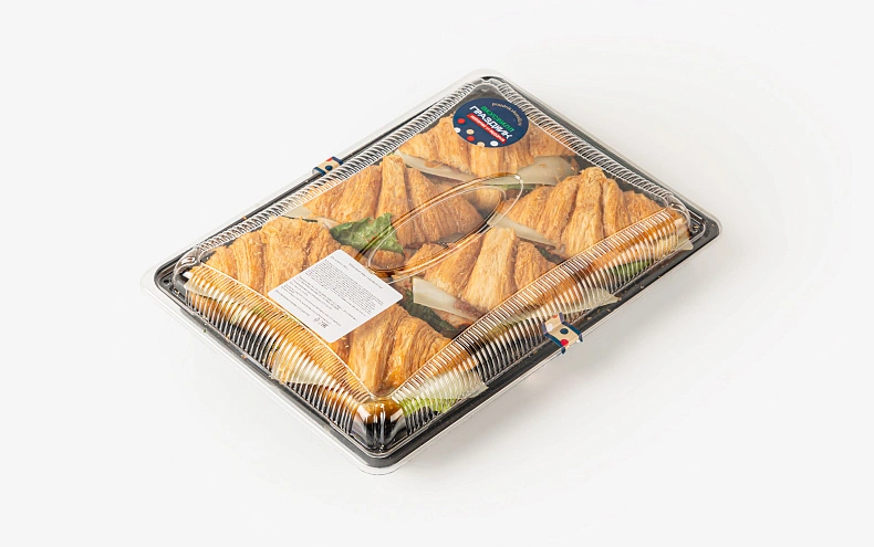 Круассан с индейкой и луковым конфи, 6 шт