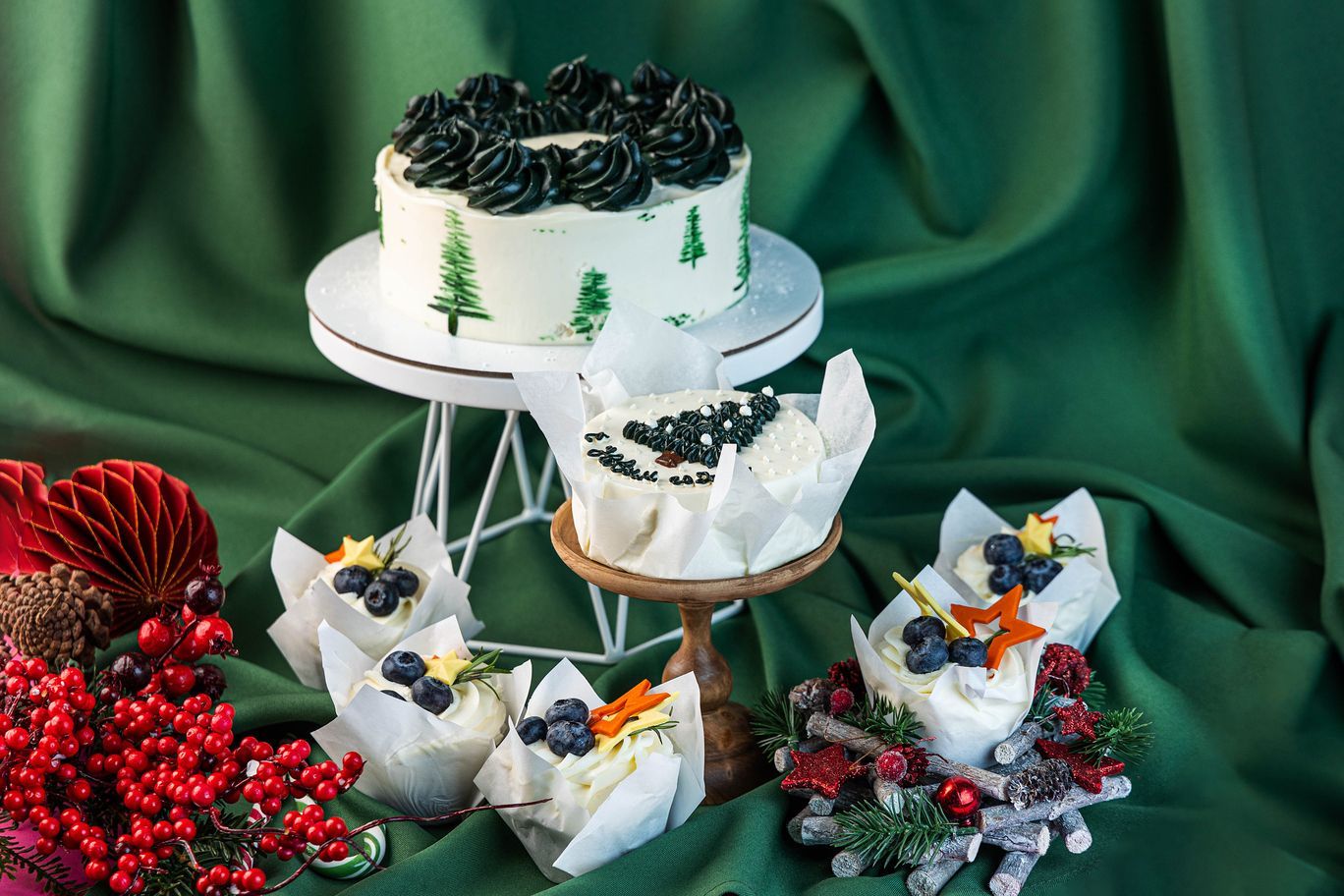 Бенто-торт с капкейками в подарок