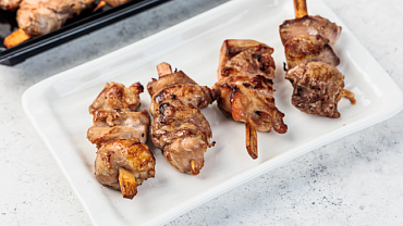 Мини-шашлычки с курицей, 12 шт