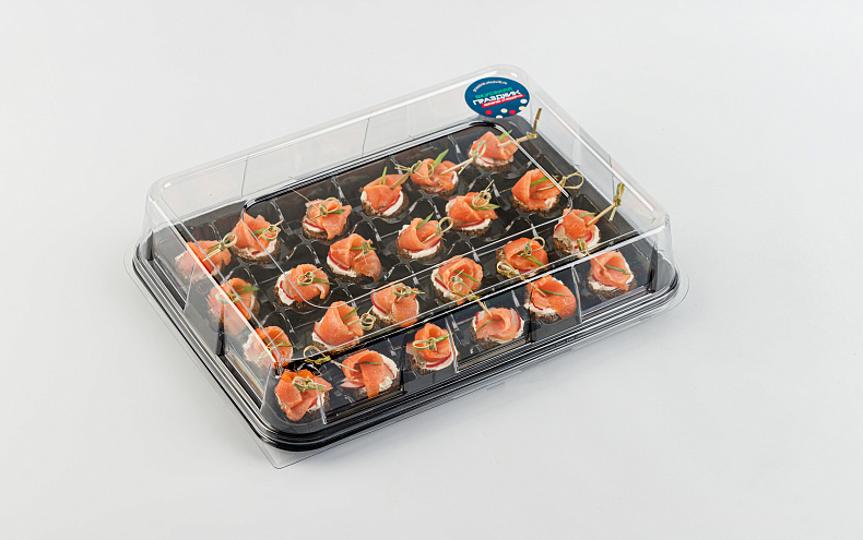 Мини-брускетты с лососем слабосолёным и сырным кремом, 24 шт