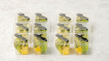 Наборы фруктов в стаканчиках