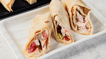 Ролл с креветкой  12шт