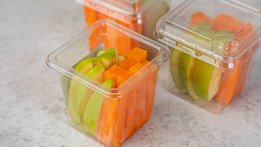 Наборы фруктов в стаканчиках