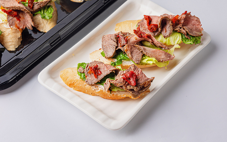 Брускетта с ростбифом, 10 шт