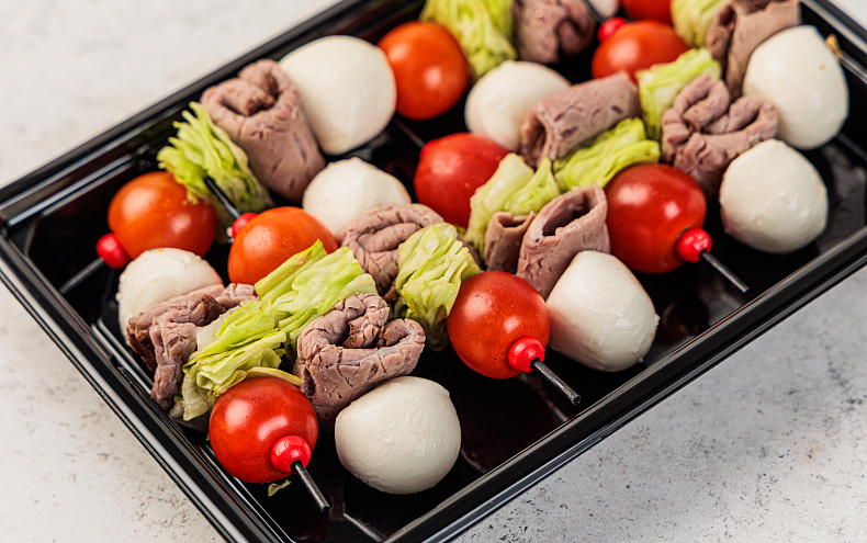 Канапе с ростбифом и моцареллой, 9 шт