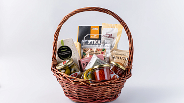 Корзина с деликатесами ВкусВилл