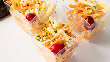 Салат «Витаминный» в стаканчиках, 9 шт