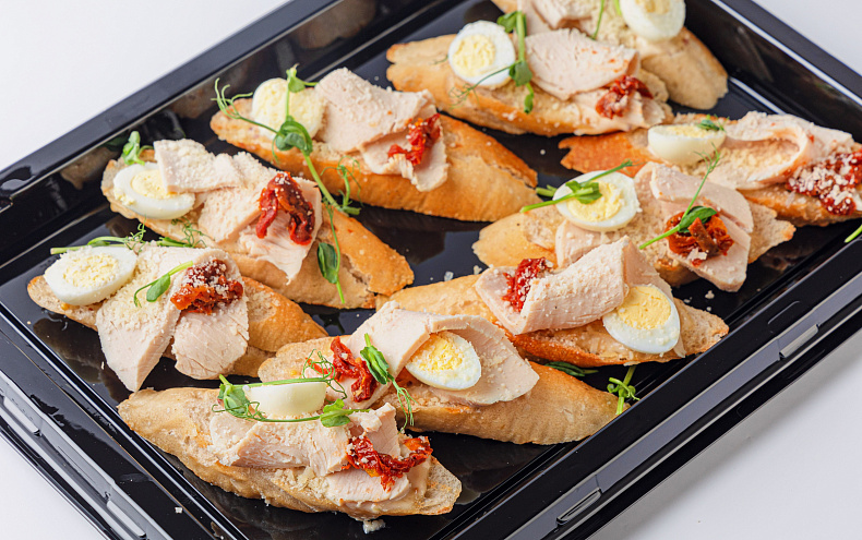 Брускетта цезарь с индейкой, 10 шт