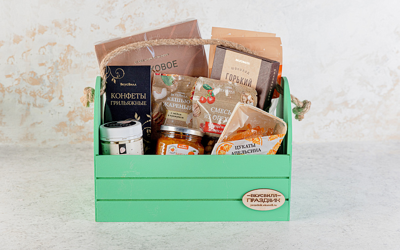 Праздничный бокс «Витаминно-десертный» с шоколадом