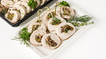 Рулет с курицей и грибами