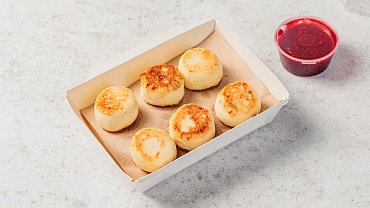 Сырники мини с ягодным соусом, 12шт