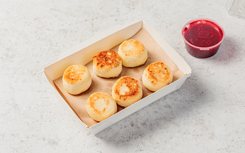 Сырники мини с ягодным соусом, 12шт