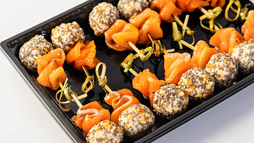 Канапе с лососем и творожным сыром, 14 шт