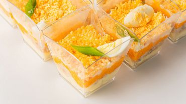 Салат «Мимоза» с горбушей в стаканчиках, 9 шт