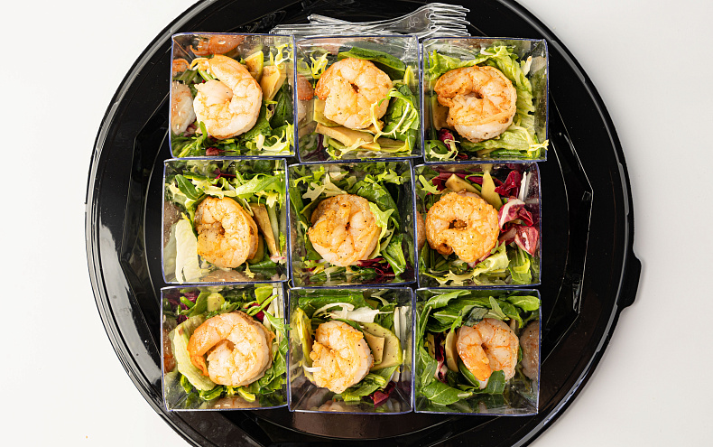 Салат «Руккола с креветкой и авокадо» в стаканчиках, 9 шт