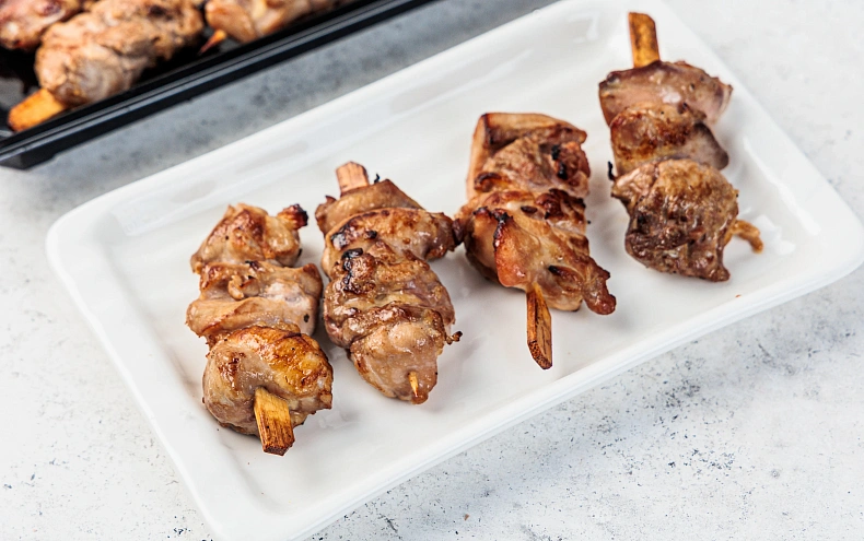 Мини-шашлычки с курицей, 12 шт