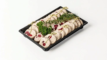Рулет с курицей и клюквой