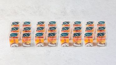 Наборы тропических фруктов в стаканчиках