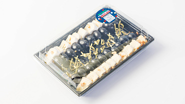 Канапе с виноградом и сыром камамбер, 20 шт