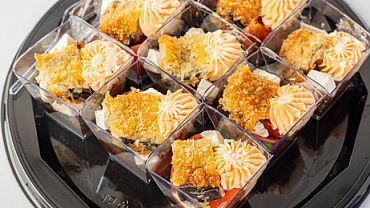 Салат «С баклажанами и помидорами» в стаканчиках, 9 шт