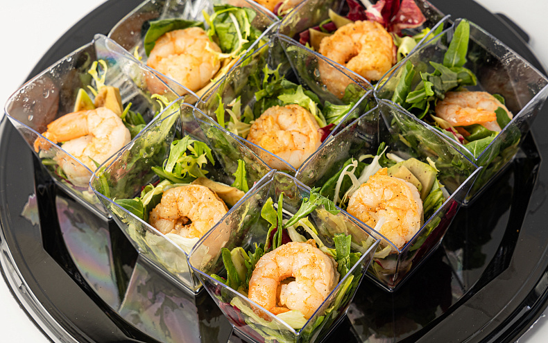 Салат «Руккола с креветкой и авокадо» в стаканчиках, 9 шт