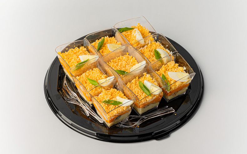 Салат «Мимоза» с горбушей в стаканчиках, 9 шт